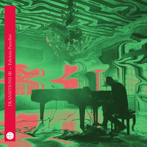 沦为军妓被扒开双腿玩弄
